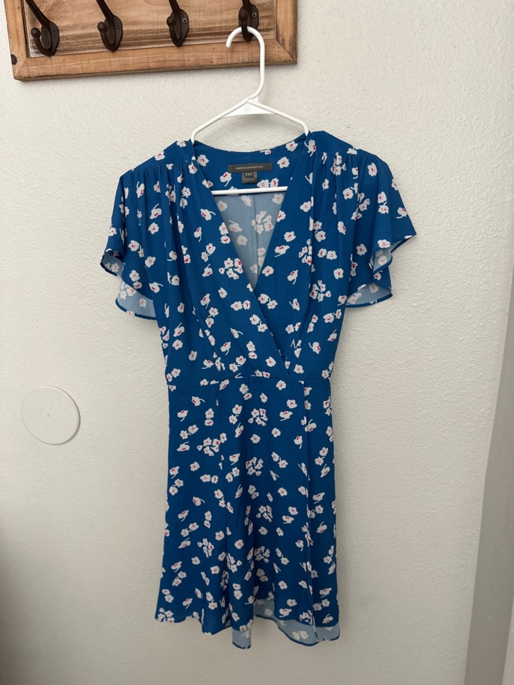 French Connection Blue Floral Wrap Style Dress Women’s XS Flutter Sleeve